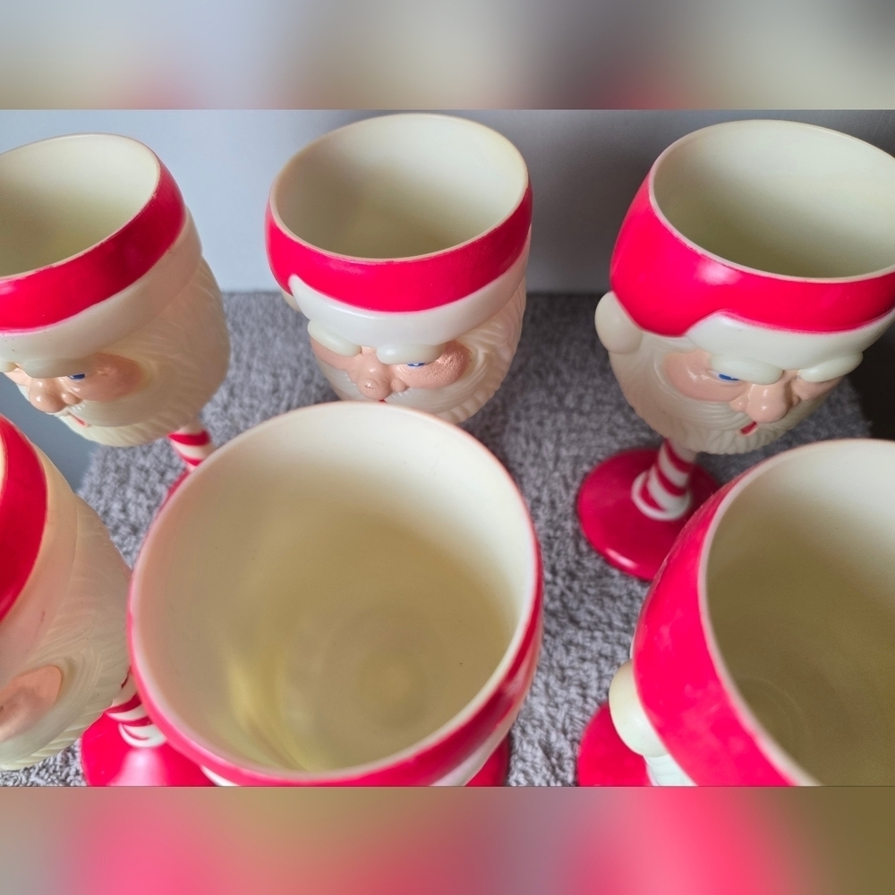 Vintage Plastic Take One Christmas Santa Claus Goblets - Picture 4 of 6